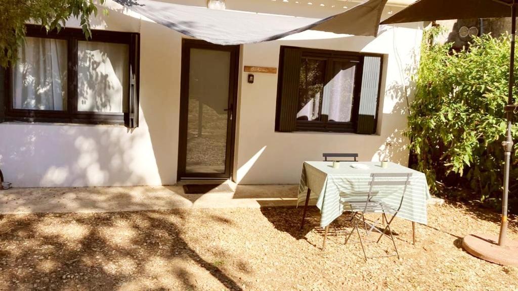 Superbe Appartement Boheme Dans Les Vignes Nîmes Exterior foto